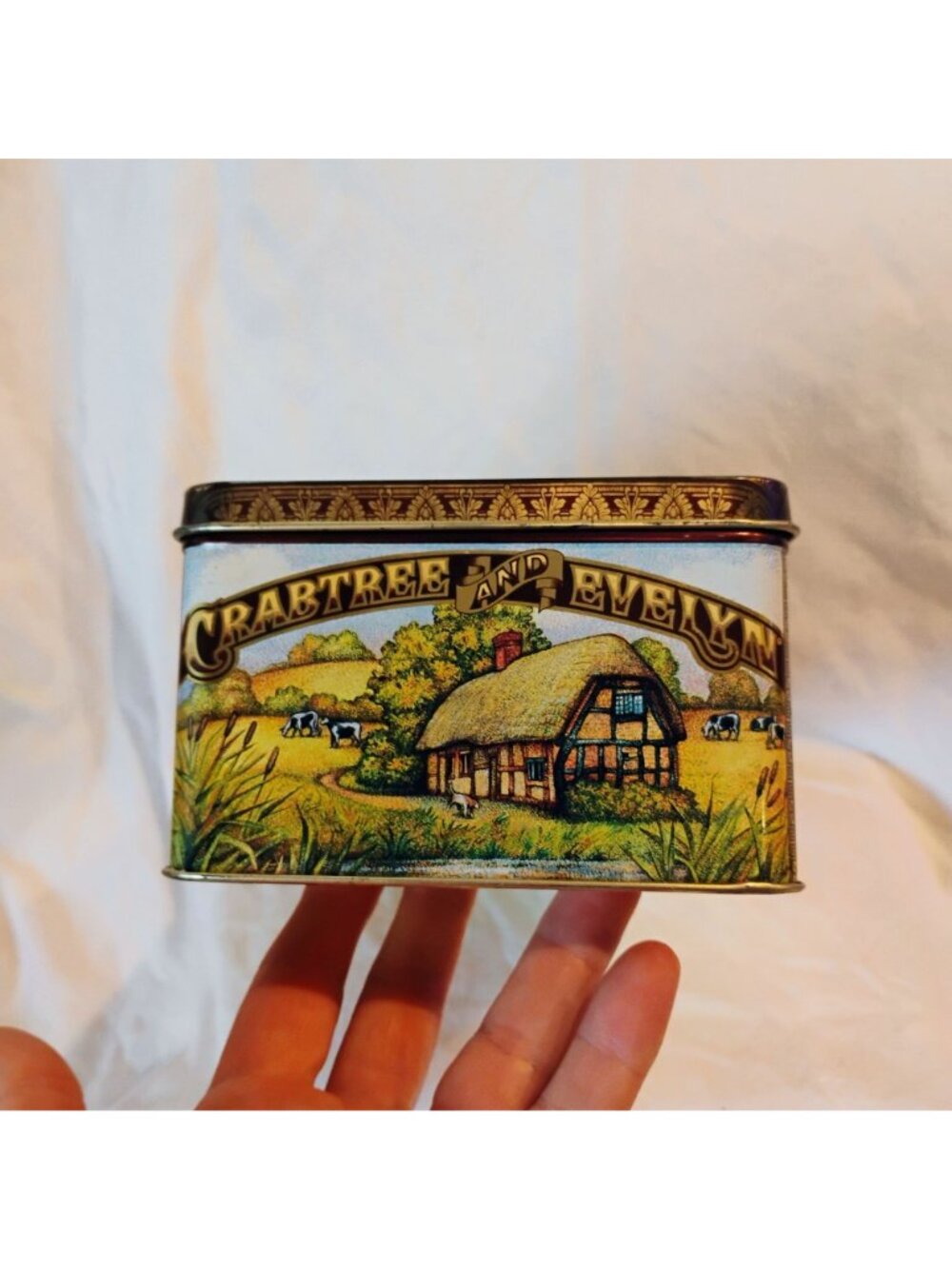 Crabtree & Evelyn Metal Tin Box Storage English Countryside England Vintage 1992 - Picture 4 of 12